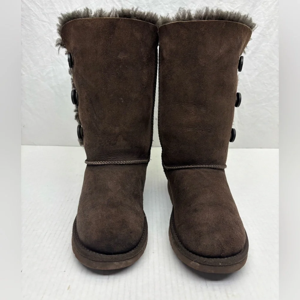 Ugg Bailey Button Boots, size 4 big girl, box 10